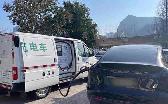 东兴区汽车搭电